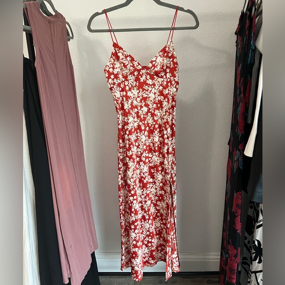 Hello Molly Red Floral Midi Dress - Picture 3 of 7